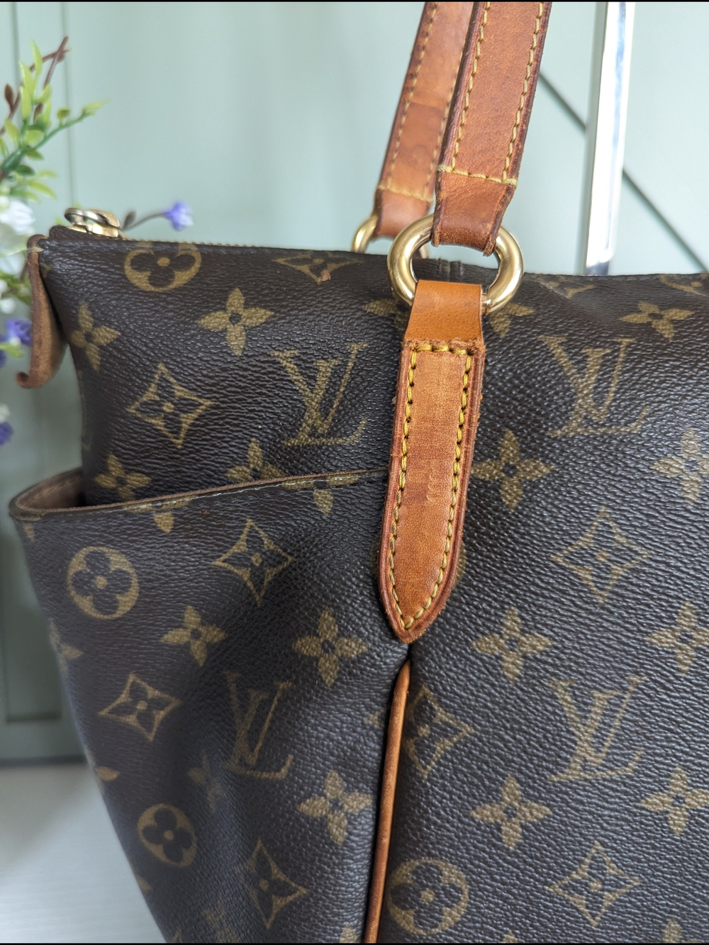 Louis Vuitton Totally PM. Monogram Tote Bag - Picture 9 of 16